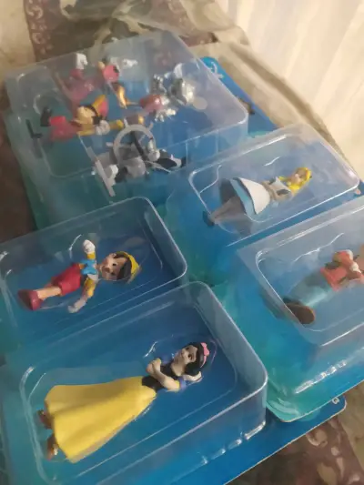 Set de figuras Disney coleccionables - miniatura 3