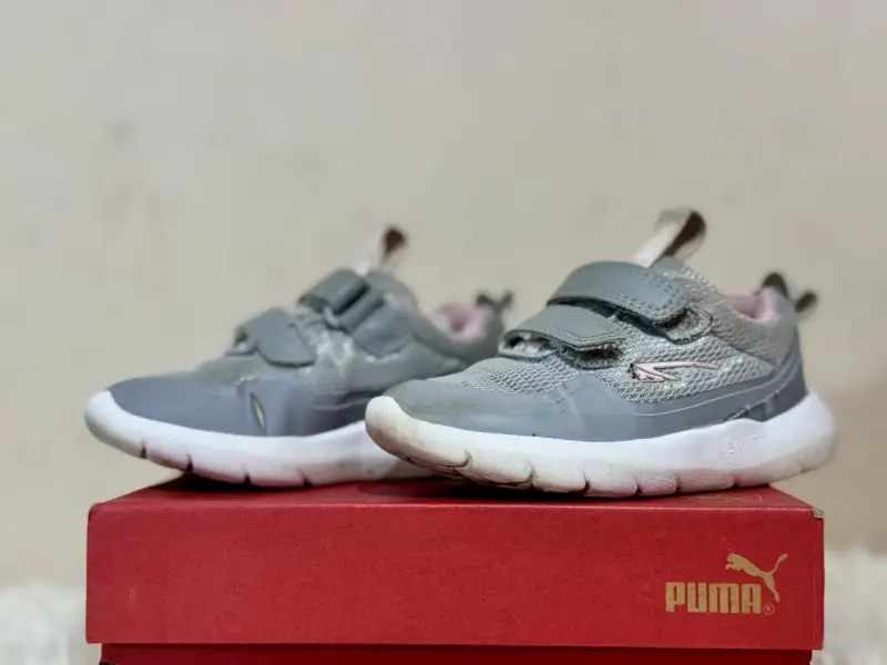 Zapatillas grises con velcro para niñas - 2