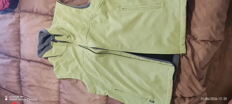 Chaleco softshell verde militar - 2