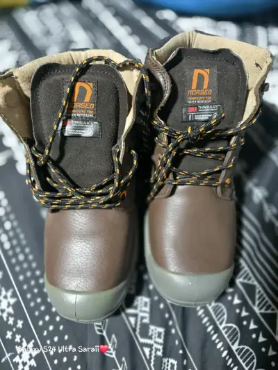 Botas  resistentes al agua - miniatura 1