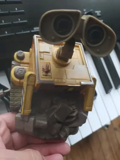 Consola Wall-e mini consola Disney original. - miniatura 1