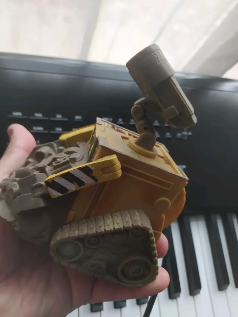 Consola Wall-e mini consola Disney original. - 3