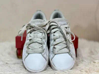 Zapatillas Puma blancas - miniatura 2