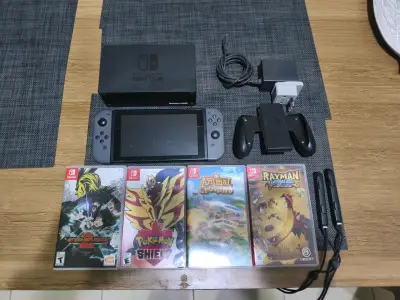 Nintendo Switch con 4 juegos - miniatura 1