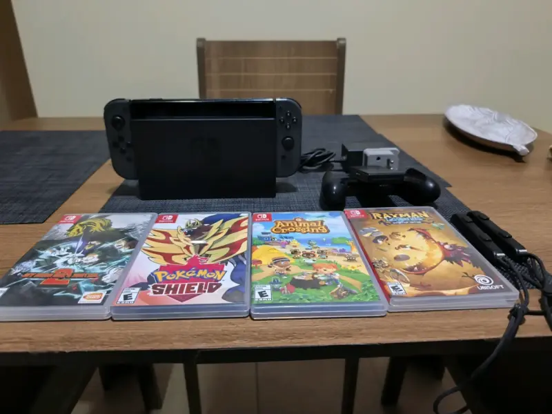 Nintendo Switch con 4 juegos - 3
