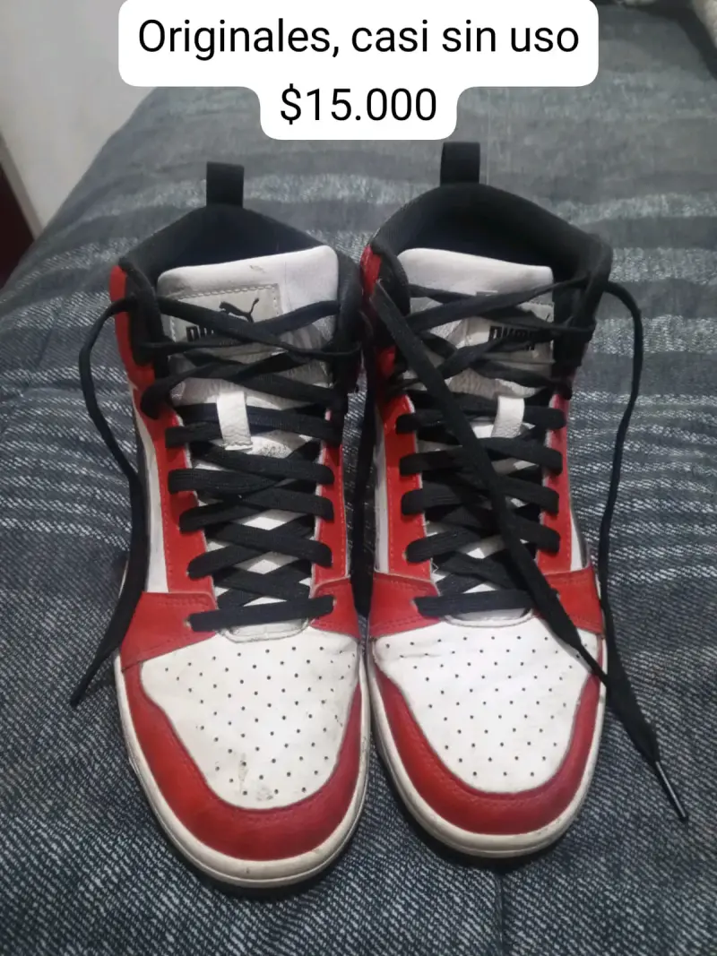 Zapatillas deportivas rojas y blancas - 1