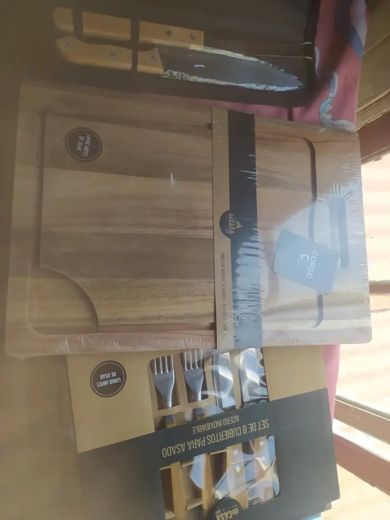 Set de cuchillos y tablas para asado - 4