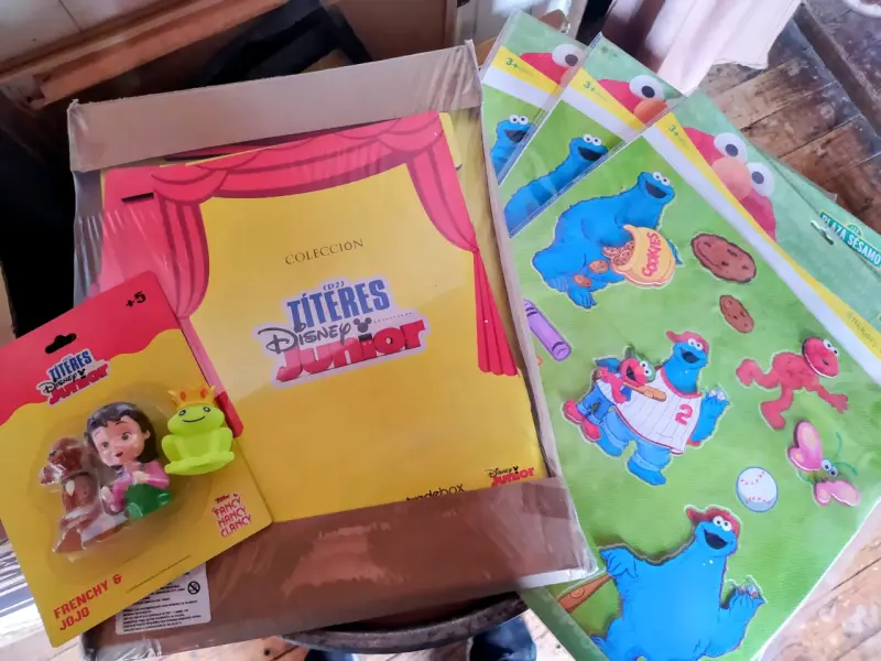 Mini teatro y stickers infantiles - 1