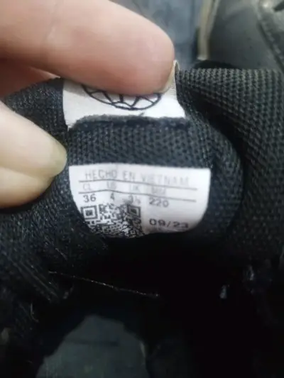Zapatillas negras Adidas usadas - miniatura 2