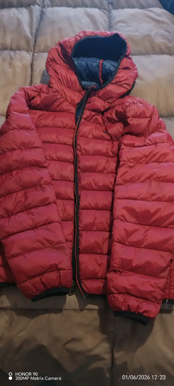 Parka roja con capucha liviana - 1