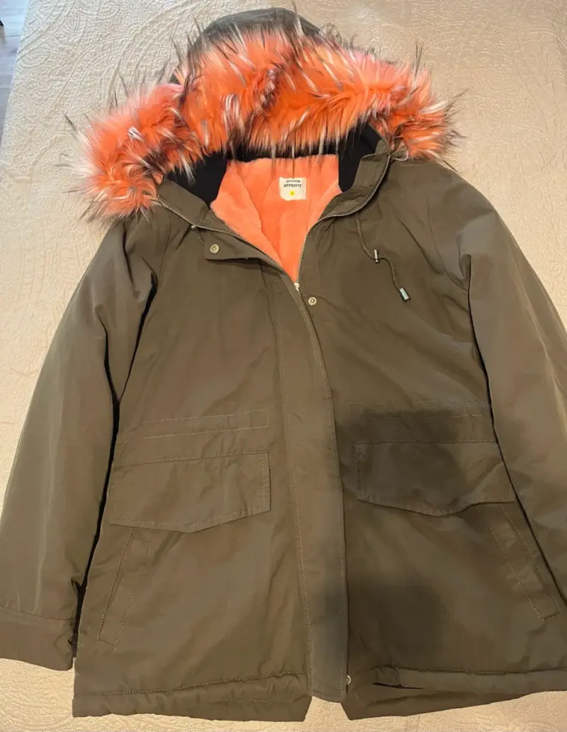 Chaqueta verde con forro naranja