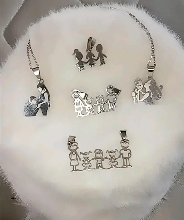 Colgantes de plata con diseño familiar - 1