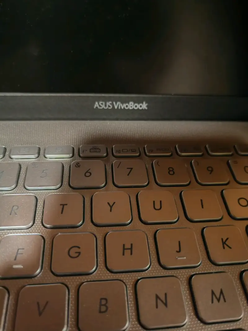 Asus vivobook - 4