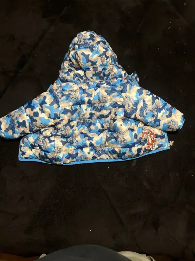 Chaqueta infantil azul con capucha - miniatura 3