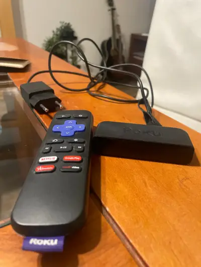 Televisor Panasonic Viera 32 pulgadas + Roku - miniatura 3