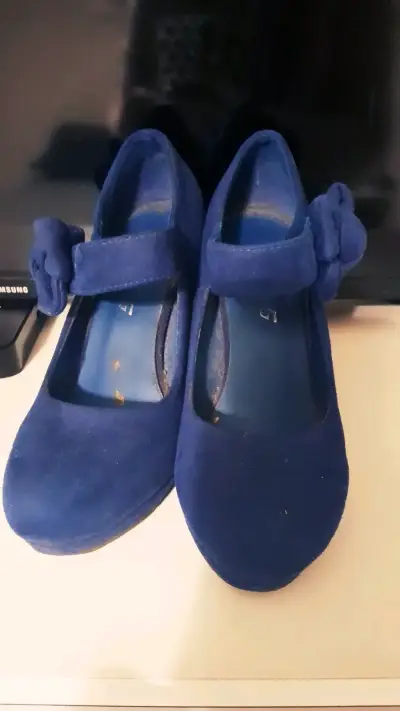 Tacones altos azul marino - miniatura 4