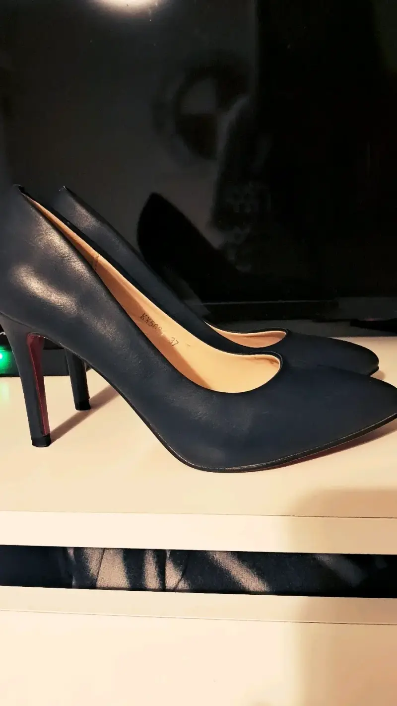Tacones negros elegantes - 2