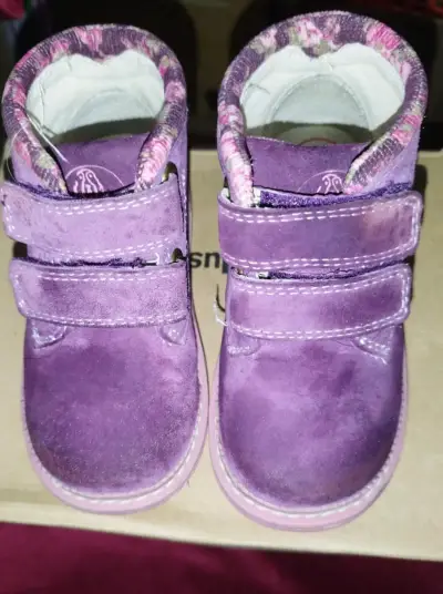 Botines morados de niña - miniatura 1