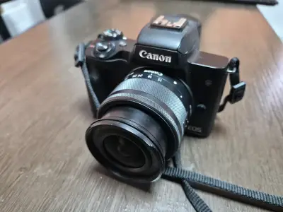 Cámara Canon EOS M50 marketing II  negra - miniatura 1