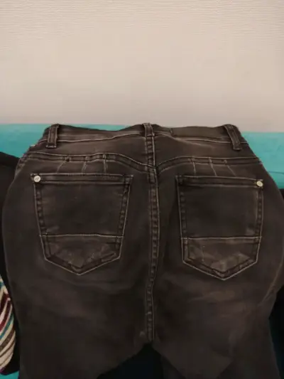 Jeans negros desgastados colombiano - miniatura 2