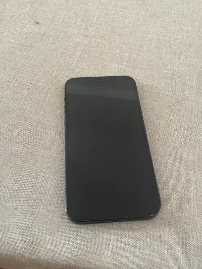 iPhone 12 negro 256 GB en buen estado - miniatura 2