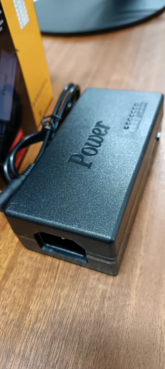 Adaptador de corriente para notebook - 2