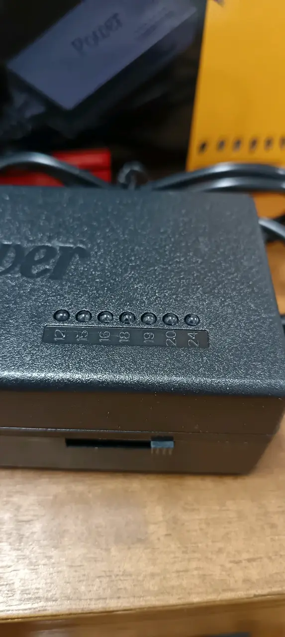 Adaptador de corriente para notebook - 3