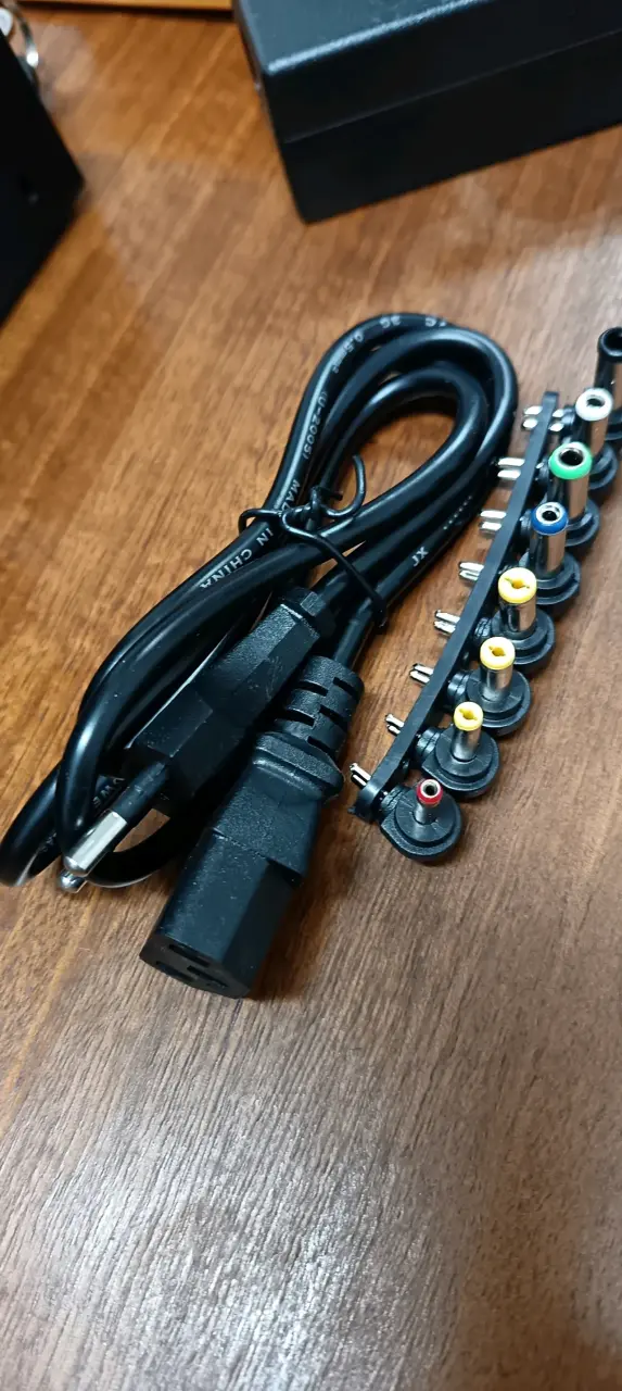 Adaptador de corriente para notebook - 4