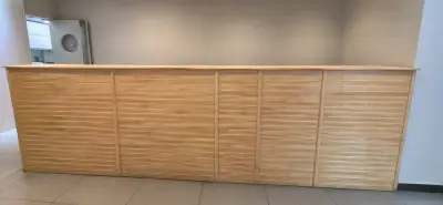 Mostrador de madera grande - miniatura 1