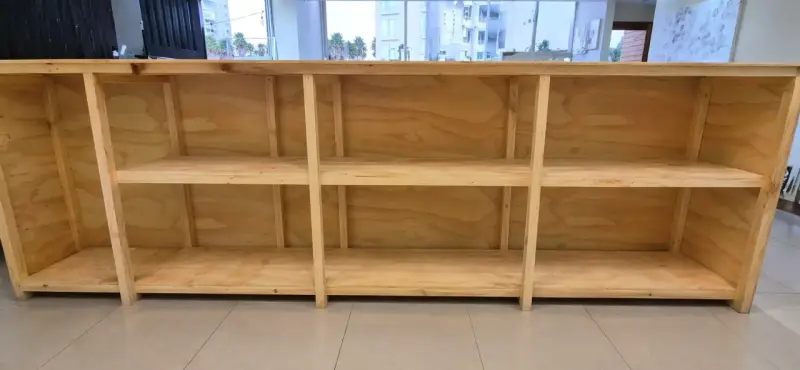 Mostrador de madera grande - 2