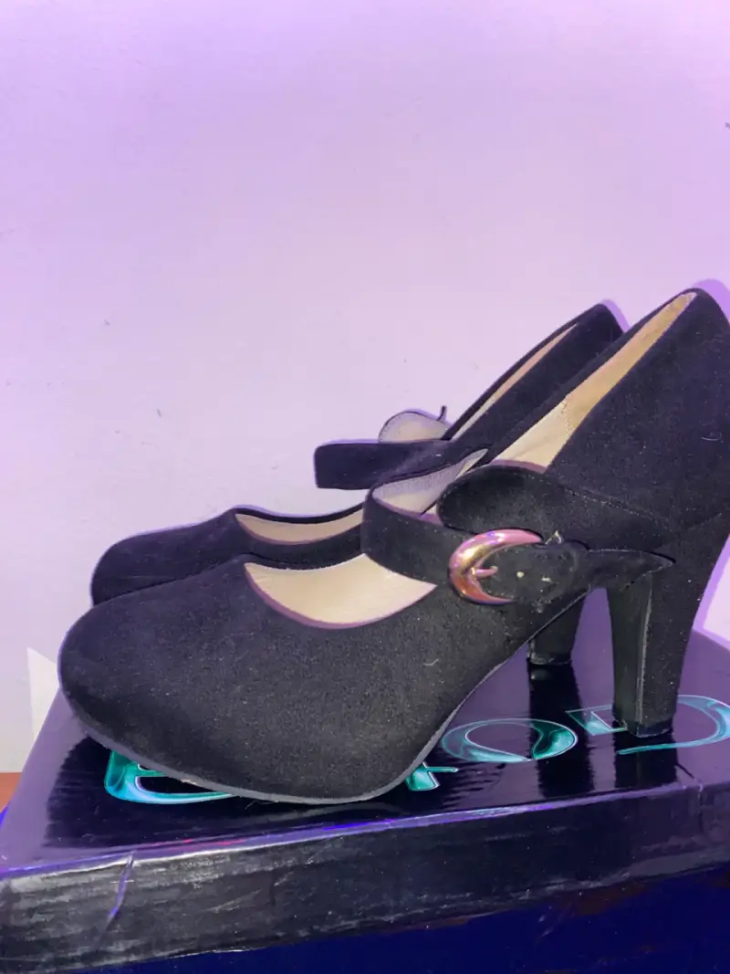 lote de ropita (zapatos y ropa) a solo 18.000$ - 1