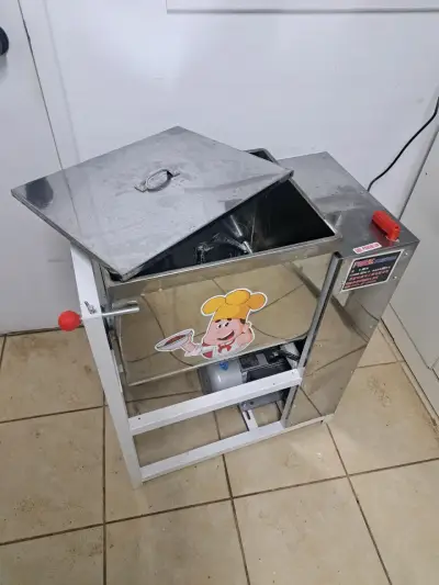 Amasadora industrial de acero - miniatura 2