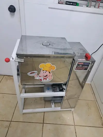 Amasadora industrial de acero - miniatura 4