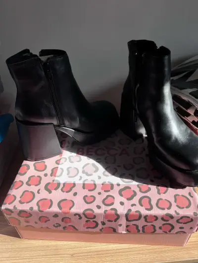 Botines negros con plataforma - miniatura 2