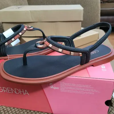 Sandalias Grendha negras y marrones - miniatura 1