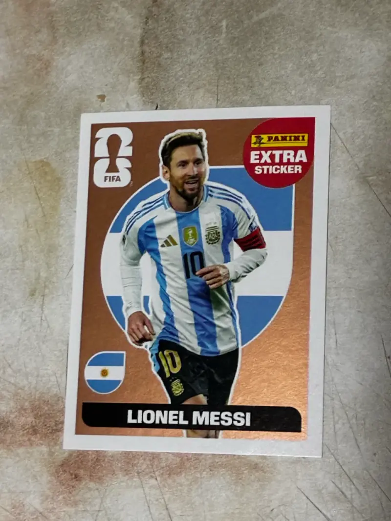 Lámina Panini FIFA Messi
