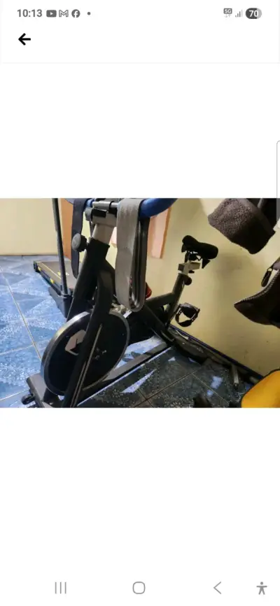 Bicicleta estática negra y azul - miniatura 2