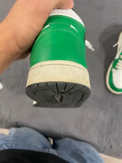 Zapatillas 42 deportivas verdes y blancas - miniatura 1