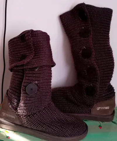 Botas tejidas gris con botones - miniatura 1