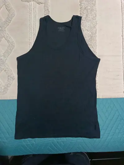 Polera sin mangas negra - miniatura 1