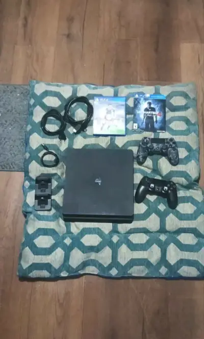 Vendo mí PS4 - miniatura 1