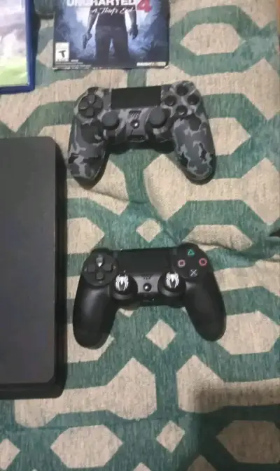 Vendo mí PS4 - miniatura 4