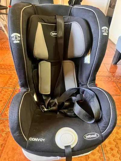 Silla de auto para bebé - miniatura 1