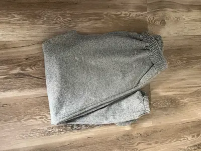 Pantalones deportivos negros y grises - miniatura 6