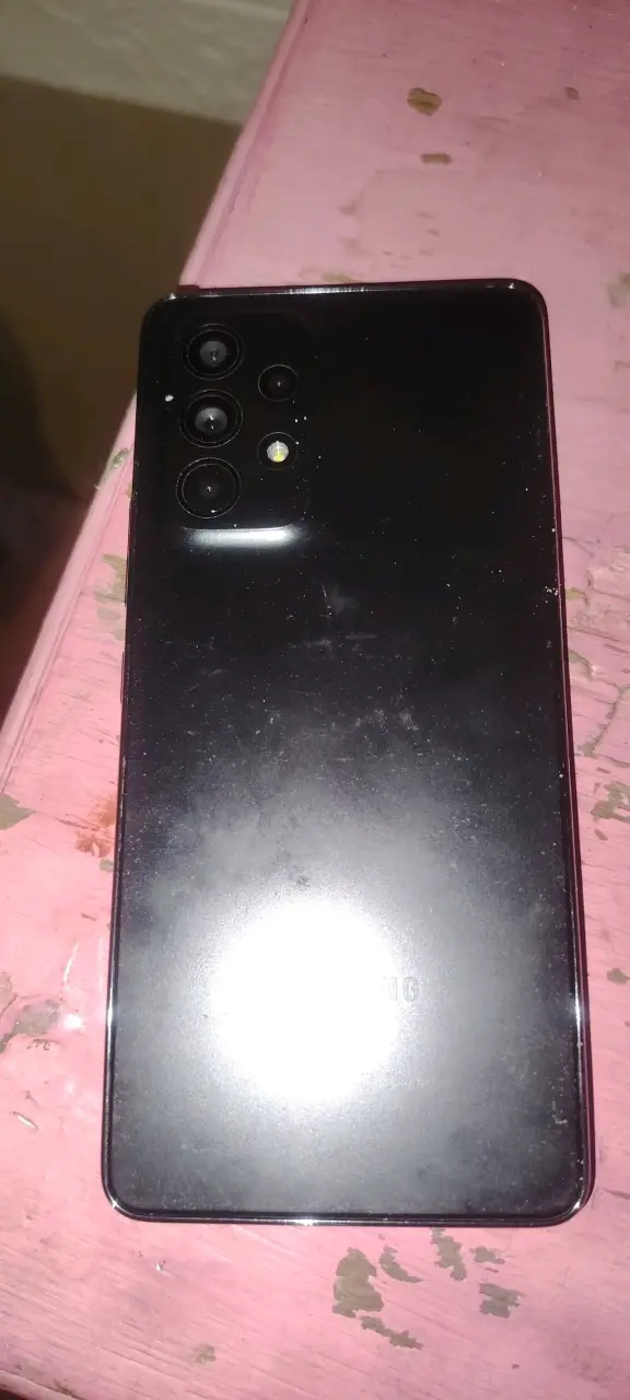 Teléfono inteligente en buen estado - 3