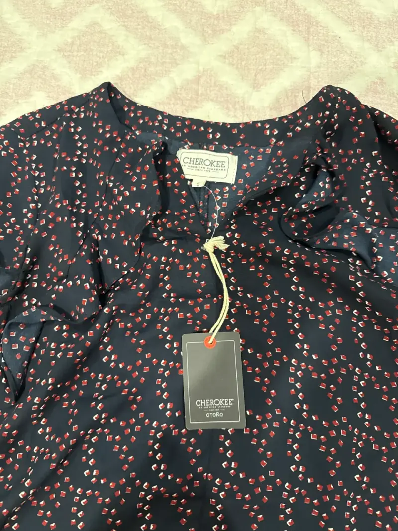 Blusa Cherokee negra estampada - 2