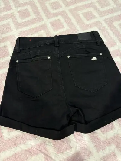 Shorts negros de mezclilla - miniatura 3