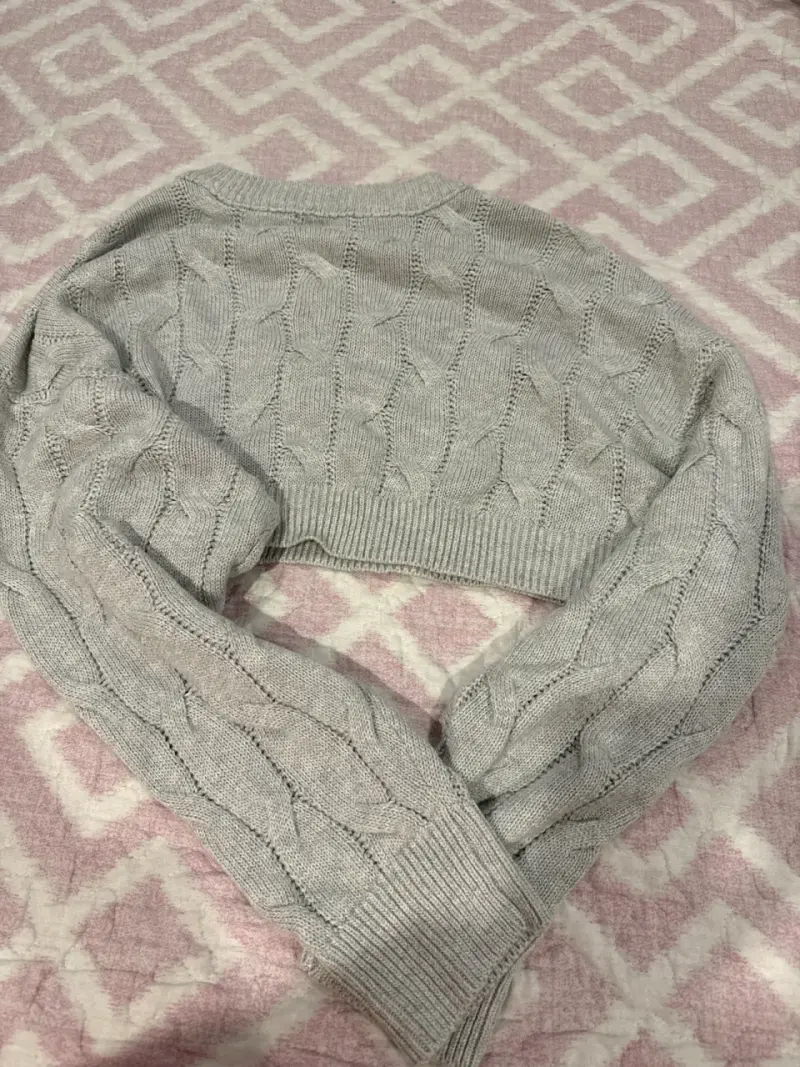 Suéter gris de tejido grueso - 3