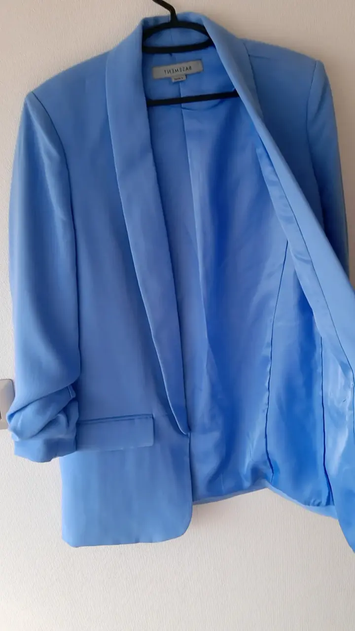 Blazer azul mujer y chaqueta beige - 3