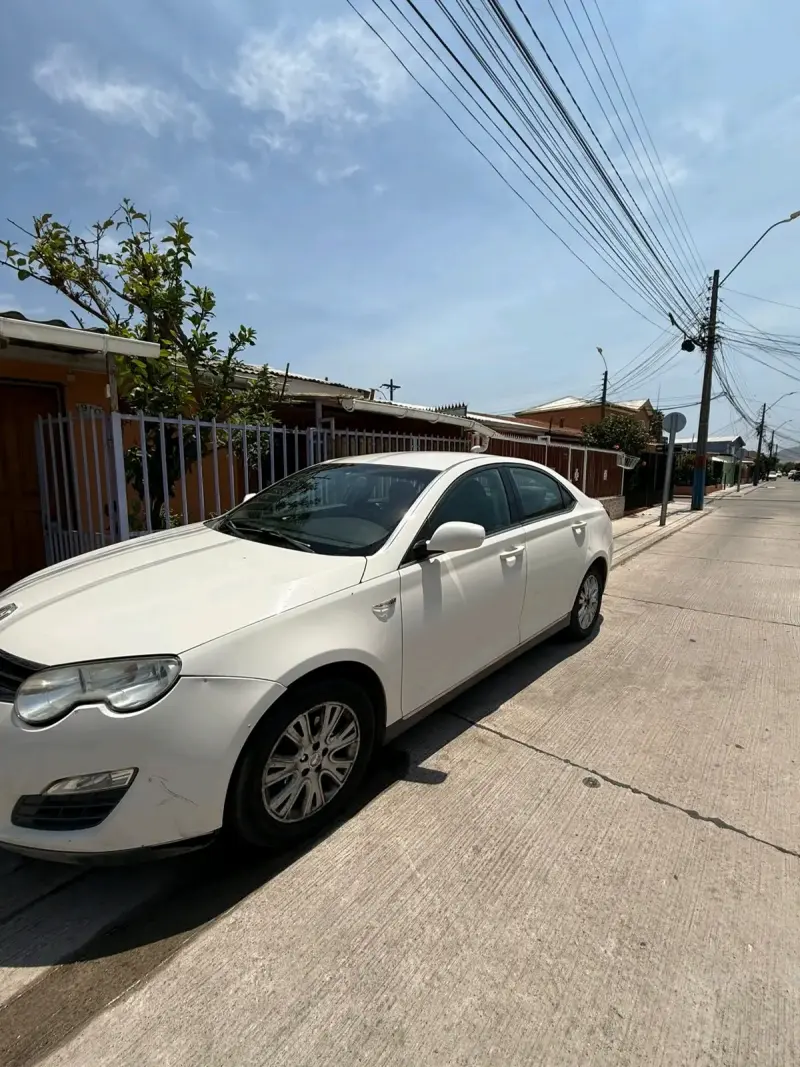 Auto MG 550  en buen estado - 2